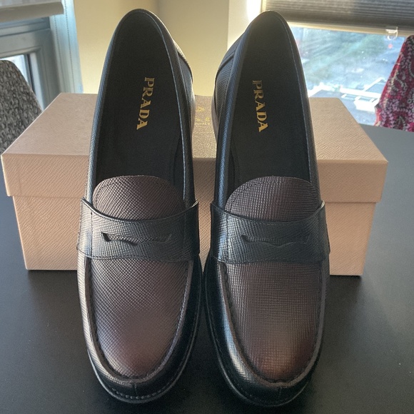 PRADA Saffiano Cuir black and brown penney loafers. - Picture 5 of 5